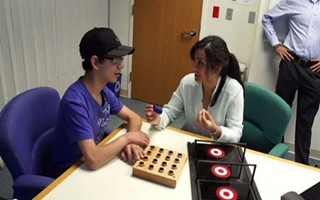 莱斯大学学生利用蓝牙设备协助脑瘫治疗