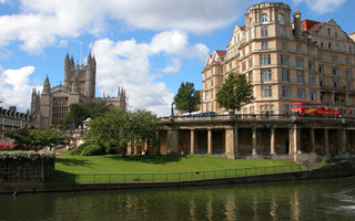 巴斯大学学生满意度排名第二