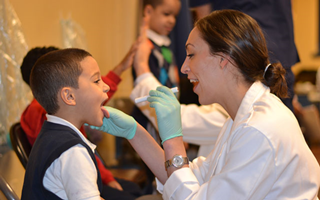 哥伦比亚口腔学院为曼哈顿北部孩子普及健康教育