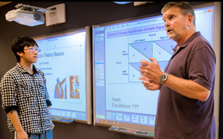 艾默里大学教授为学生学中文