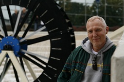 香港城市大学教员获选全球35位环保艺术家之一 