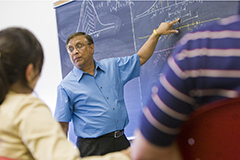 高中毕业两年后实现留美梦想