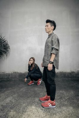 款号：889       颜色：红色