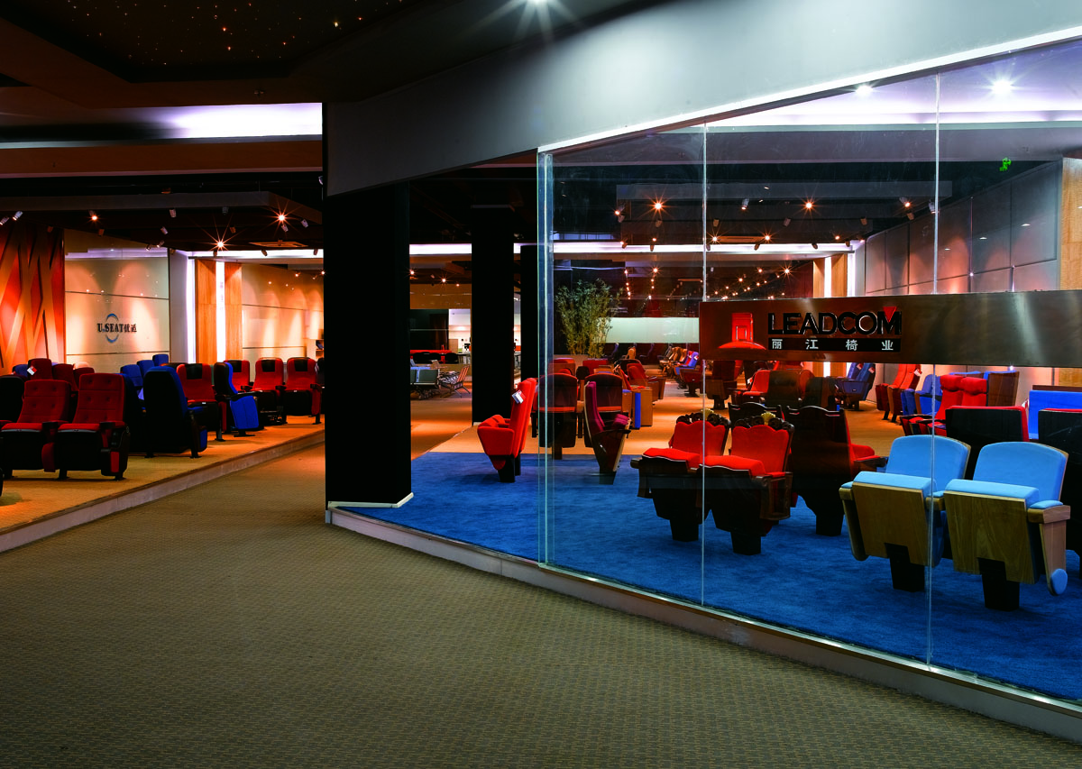 【丽江椅业】礼堂椅、影院椅、剧院椅、等候椅、课桌椅、活动看台展厅