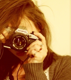 LOMO唯美风1920x1200美女桌面